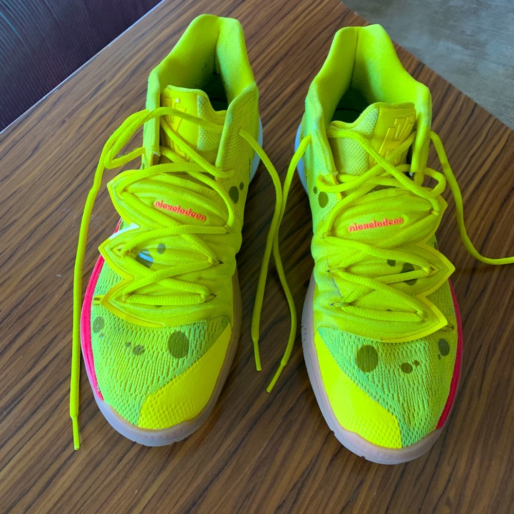 Nike Kyrie sponge bob